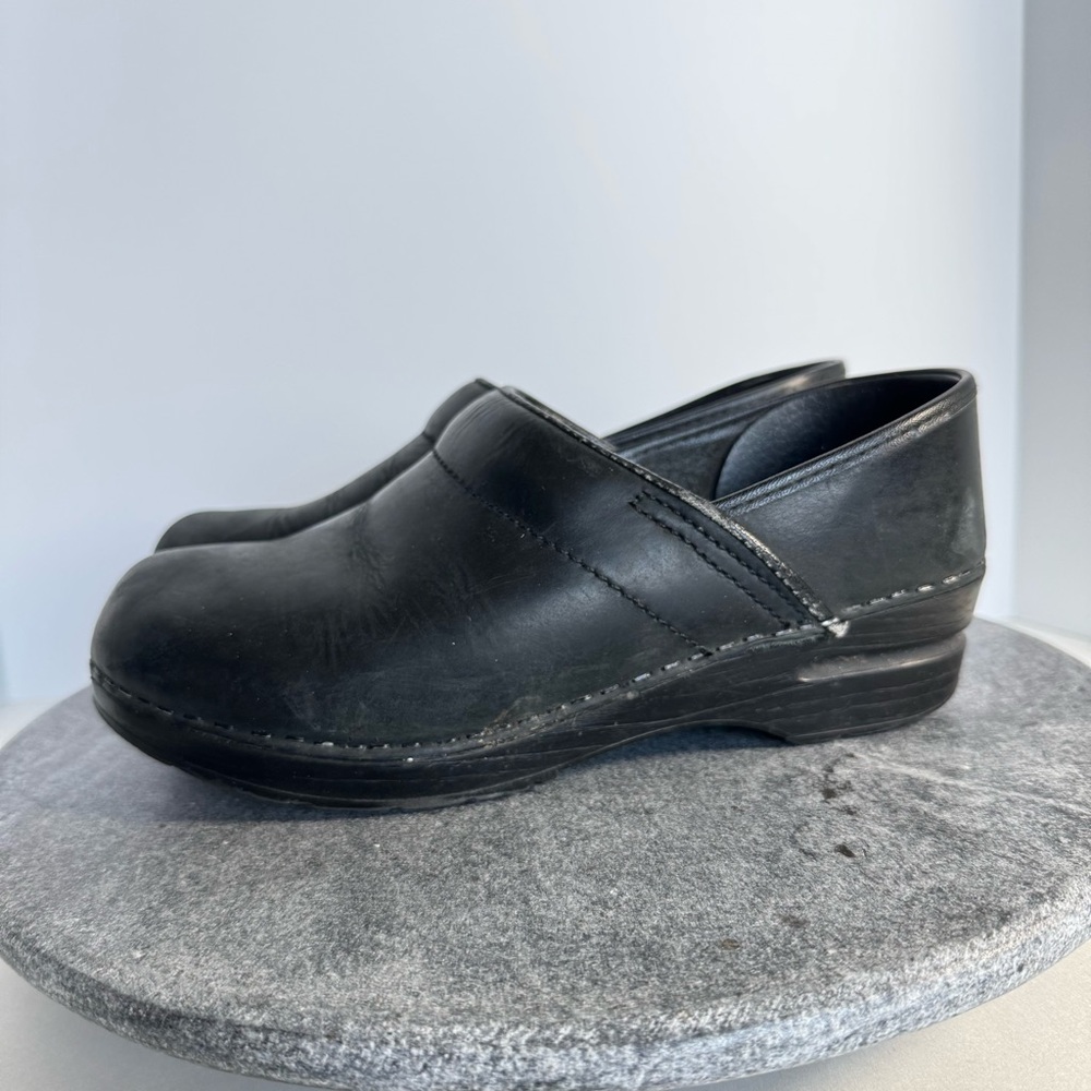 Dansko Solid Black Professional Clogs Shoes 38 - image 7
